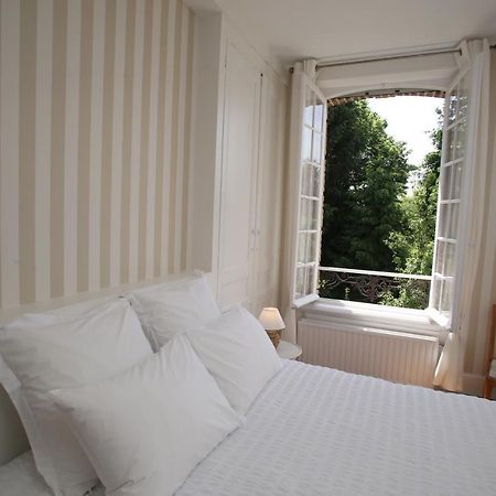 Manoir Le Mesnil Bed & Breakfast Saint-Martin-aux-Chartrains Bagian luar foto
