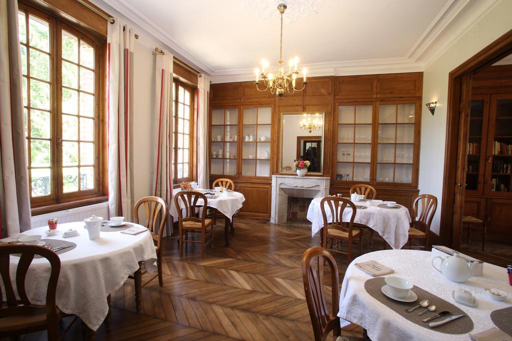 Manoir Le Mesnil Bed & Breakfast Saint-Martin-aux-Chartrains Bagian luar foto