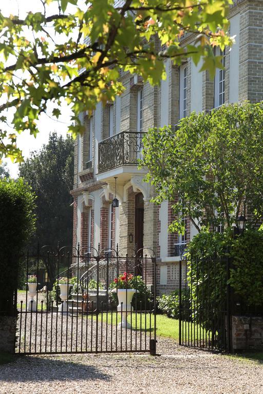 Manoir Le Mesnil Bed & Breakfast Saint-Martin-aux-Chartrains Bagian luar foto