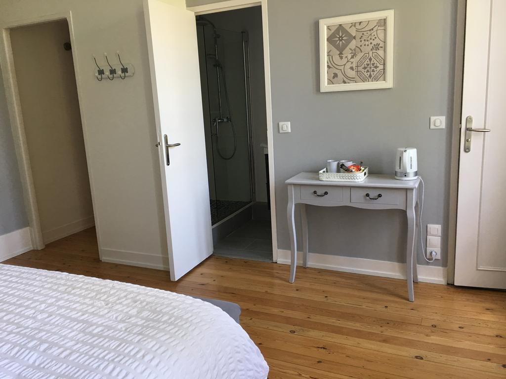 Manoir Le Mesnil Bed & Breakfast Saint-Martin-aux-Chartrains Bagian luar foto