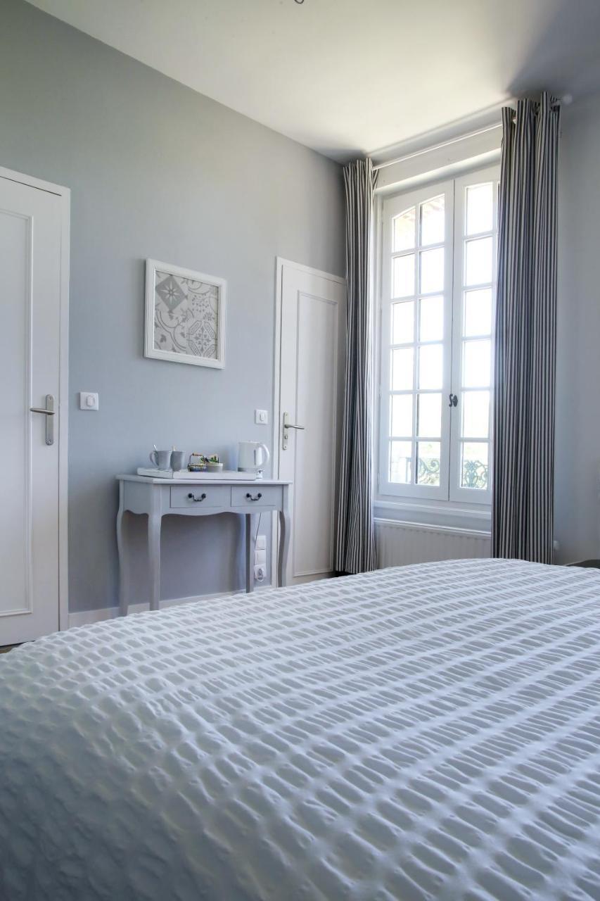 Manoir Le Mesnil Bed & Breakfast Saint-Martin-aux-Chartrains Bagian luar foto