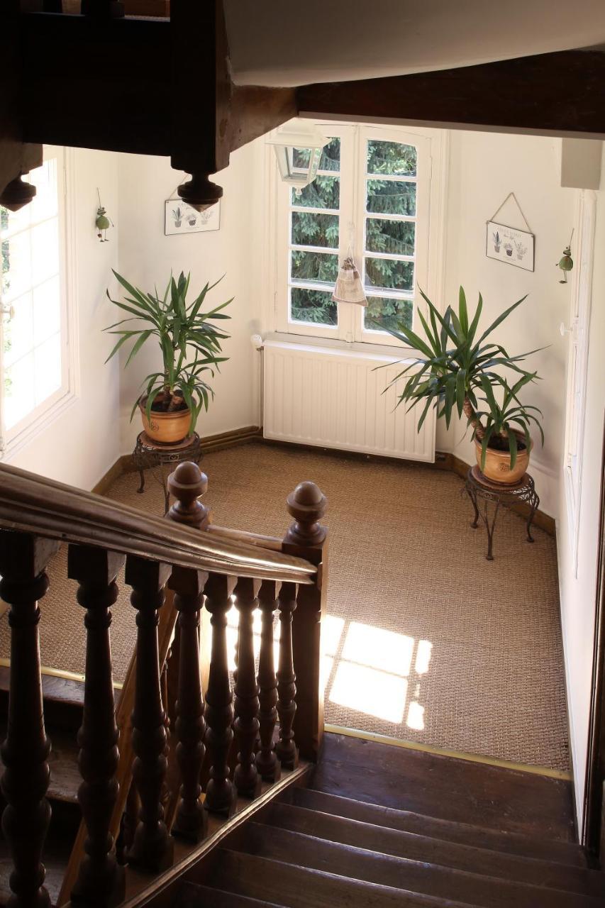 Manoir Le Mesnil Bed & Breakfast Saint-Martin-aux-Chartrains Bagian luar foto