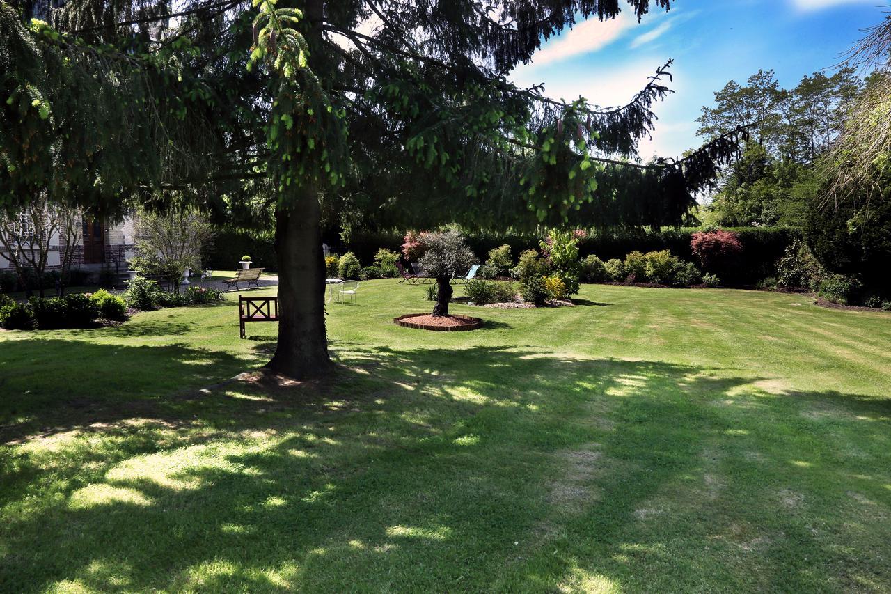 Manoir Le Mesnil Bed & Breakfast Saint-Martin-aux-Chartrains Bagian luar foto