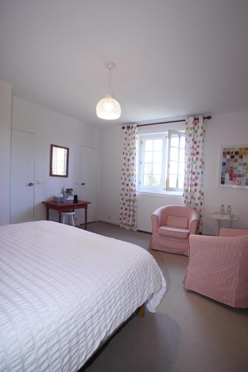 Manoir Le Mesnil Bed & Breakfast Saint-Martin-aux-Chartrains Bagian luar foto